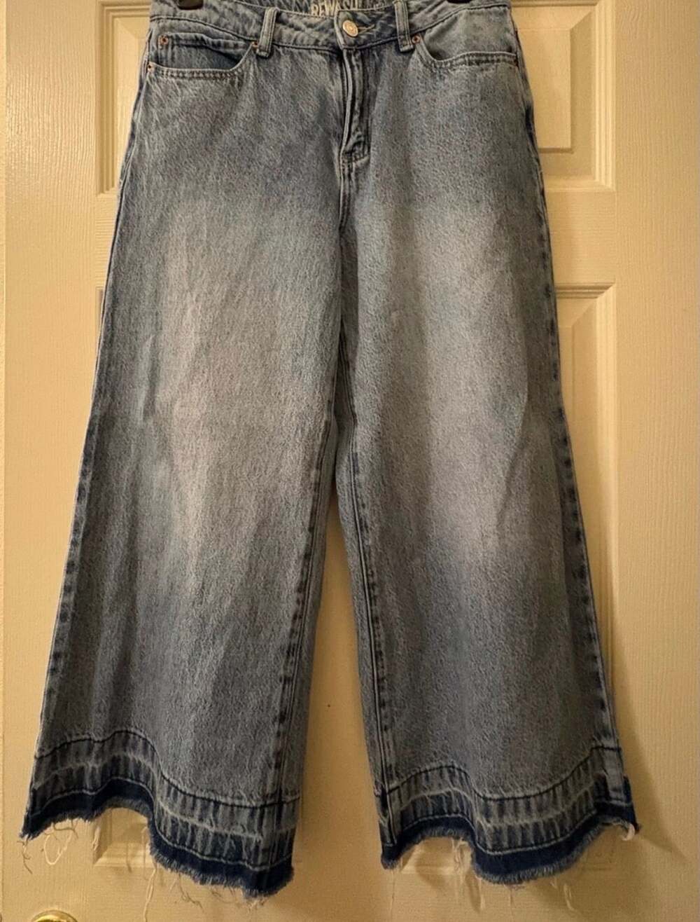 Rewash Light Wash Wide Leg Denim Jeans with Frayed Hem Size 7